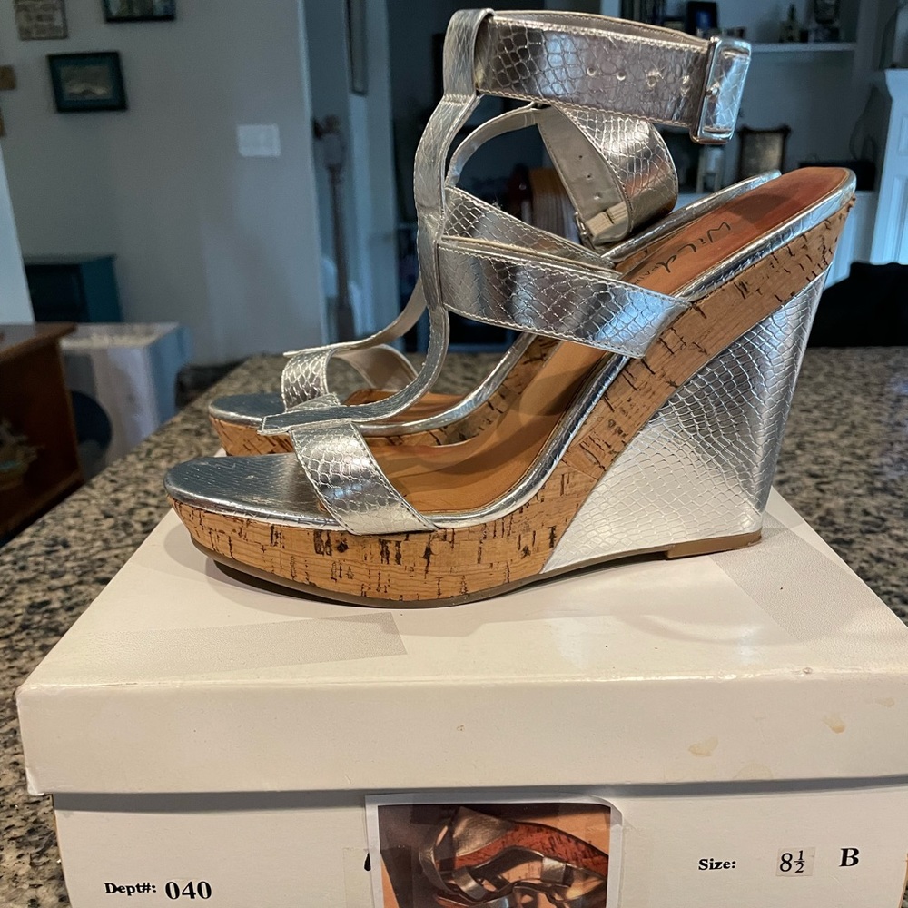 Silver Strappy Wedges Women’s 8.5